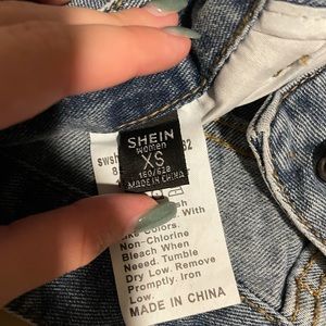 baggy blue jean shorts